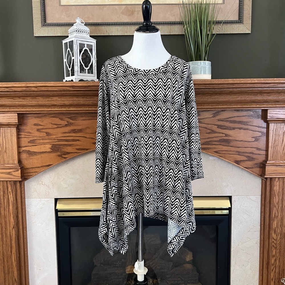 Premise Black Tan Sharkbite Zig Zag Chevron Tunic Pullover Casual‎ Top Sz. L